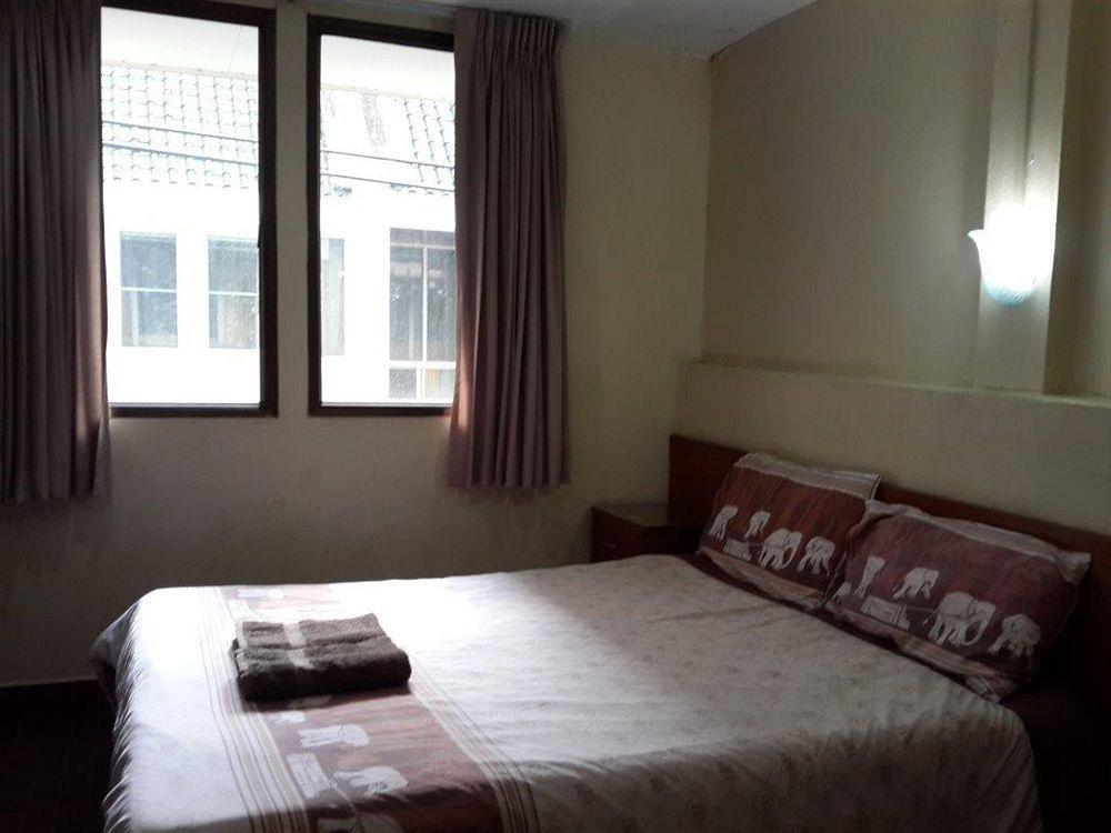 Orchid Place Бангкок Экстерьер фото